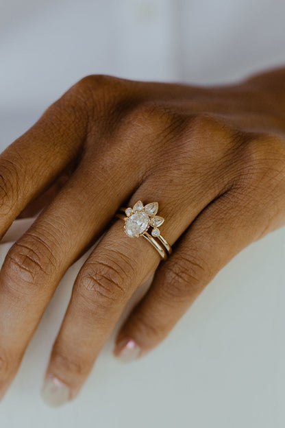 The Charlotte Oval Solitaire
