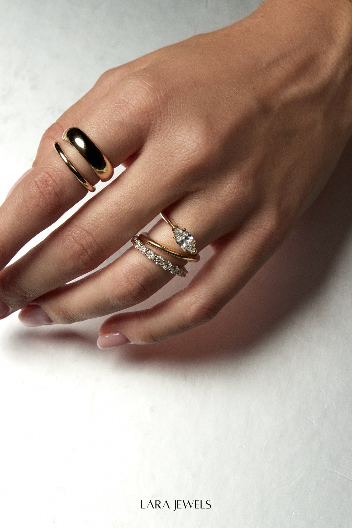 Natasha East West Marquise Diamond Wrap Ring 18K Gold - Detail view