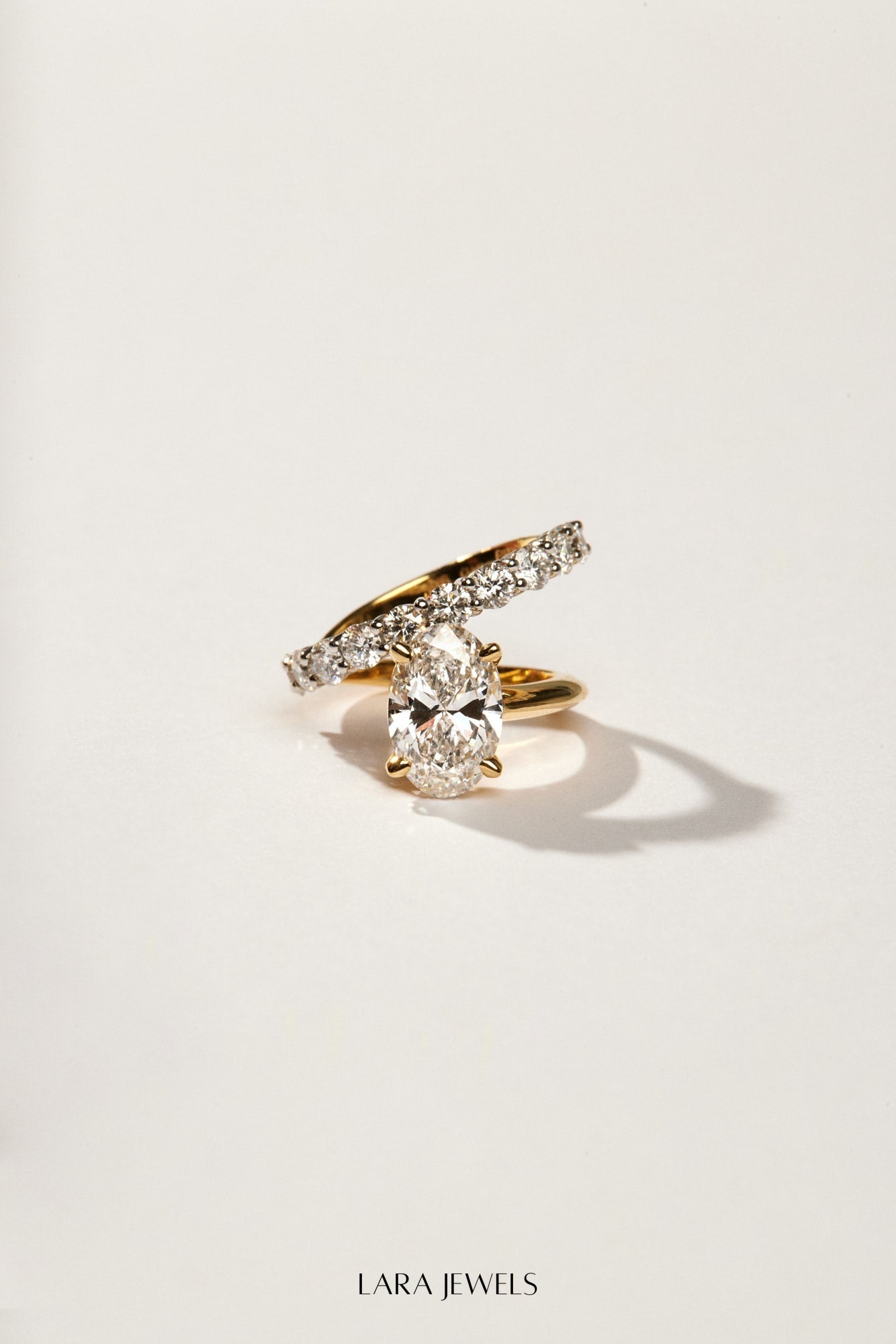 Natasha Oval Diamond Wrap Ring 18K Gold - Side view