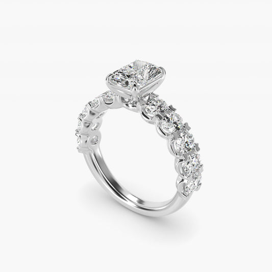 Oval-Cut Diamond Engagement Ring in 18k White Gold - Radiant Center