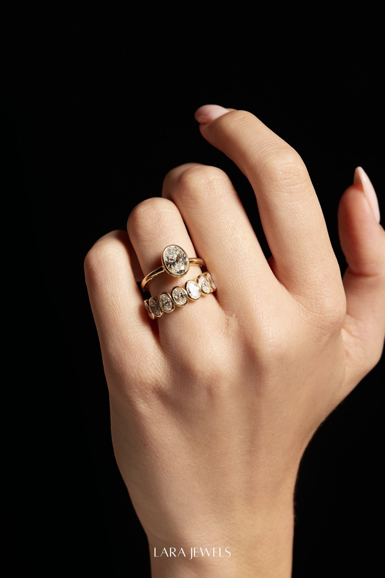 Oval Diamond Bezel Ring 18K Gold - Side view