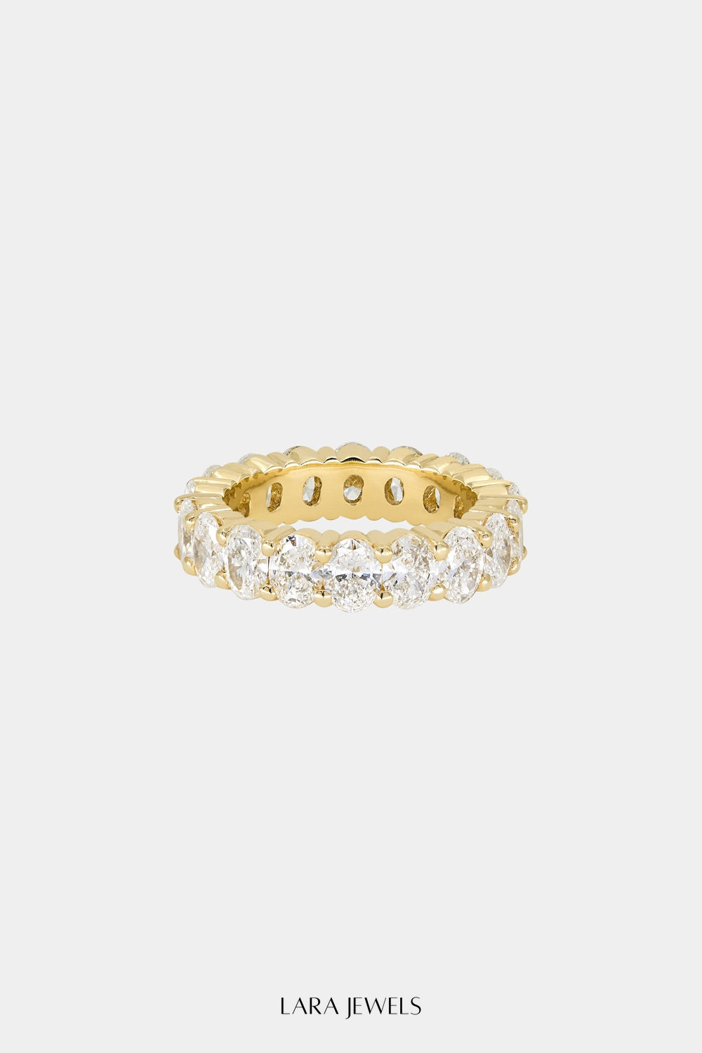Oval Diamond Eternity Ring 18K Gold - Detail