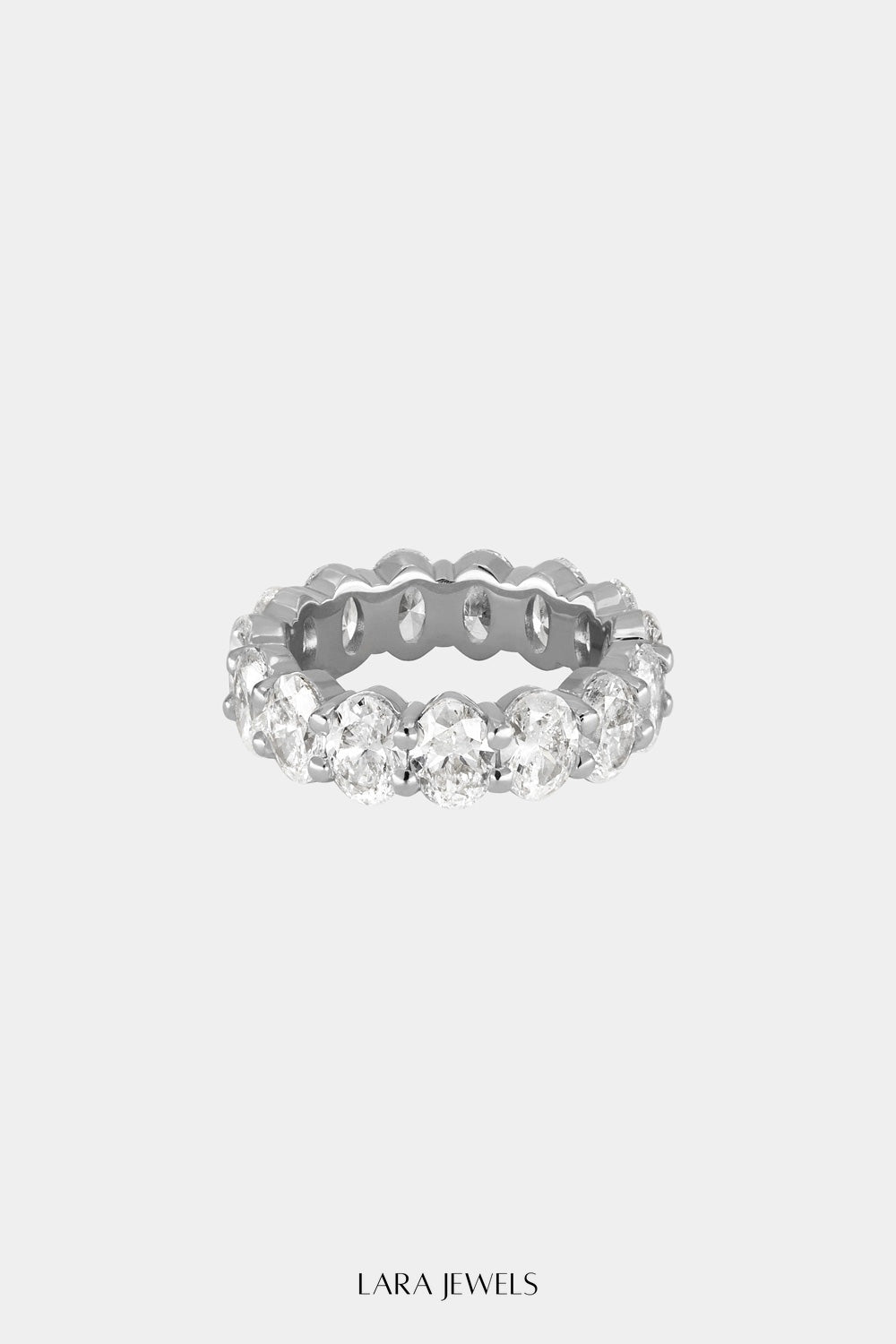 Oval Diamond Eternity Ring 18K Gold - Detail