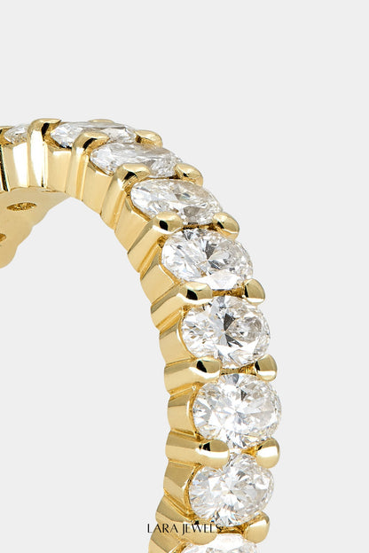 Oval Diamond Eternity Ring 18K Gold - Detail