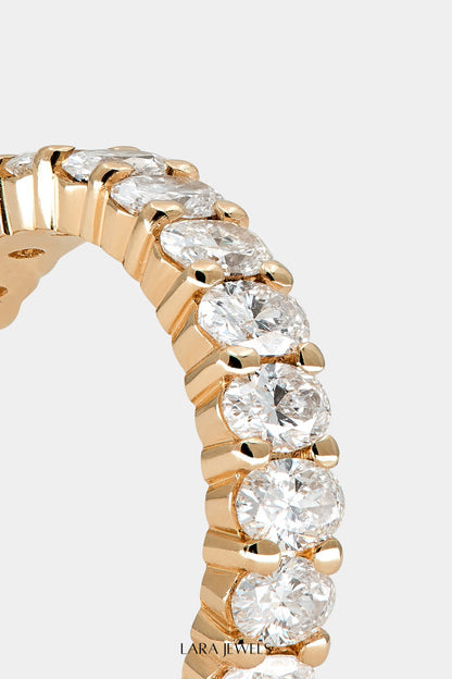 Oval Diamond Eternity Ring 18K Gold - Detail