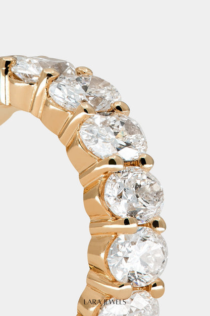 Oval Diamond Eternity Ring 18K Gold - Detail