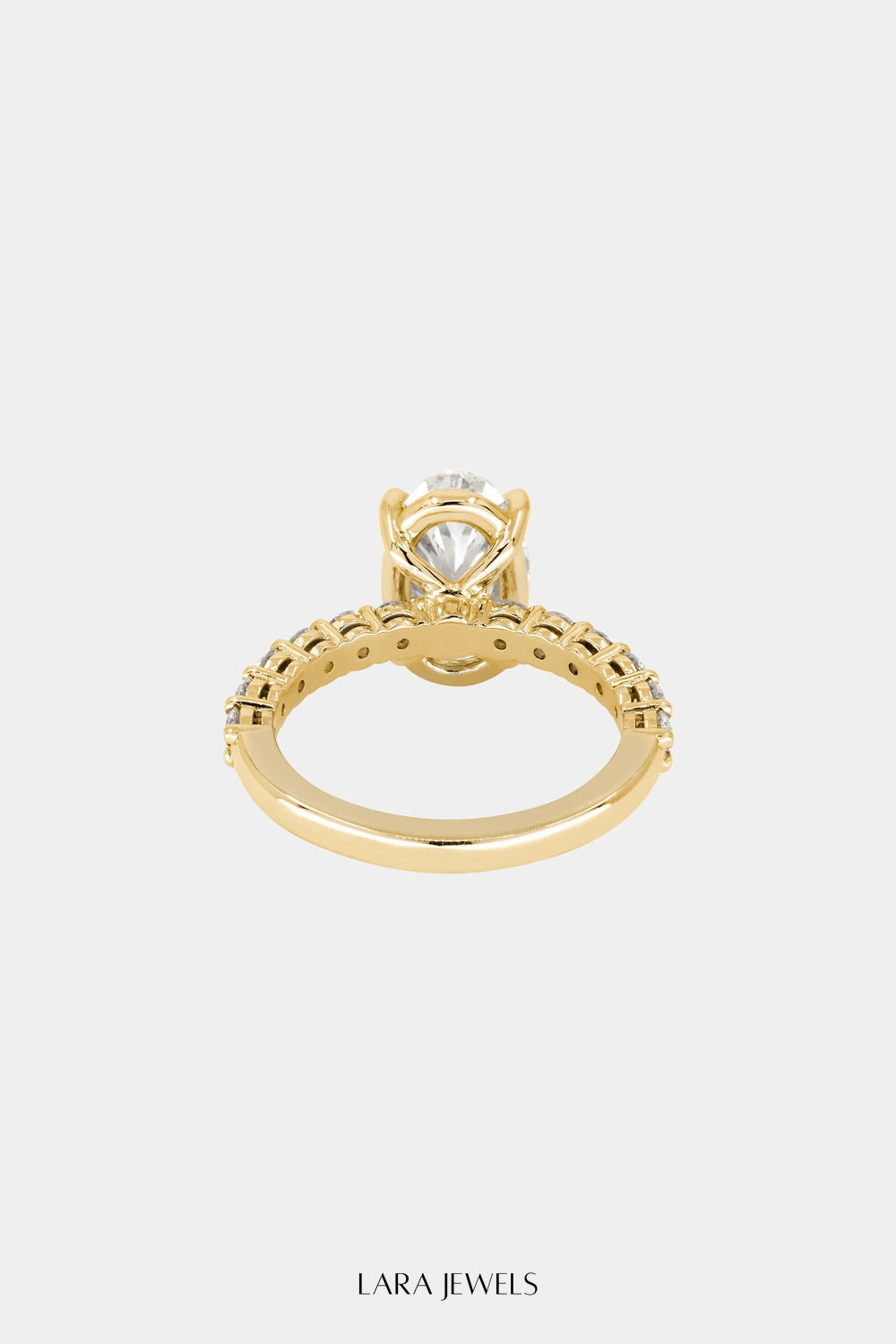 Oval Diamond Half Eternity Ring 18K Gold - Detail view