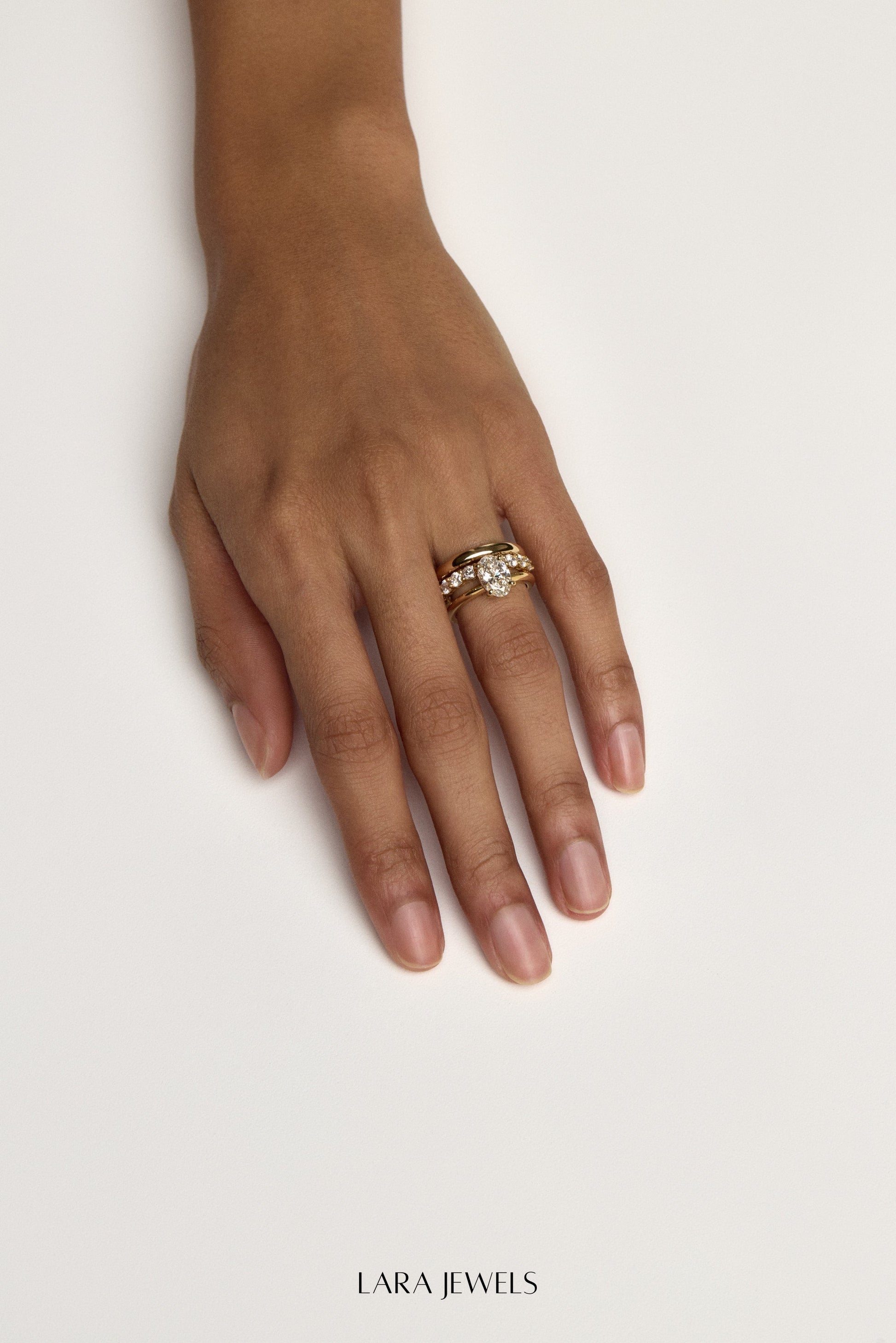 Oval Diamond Ring 18K Gold - On model