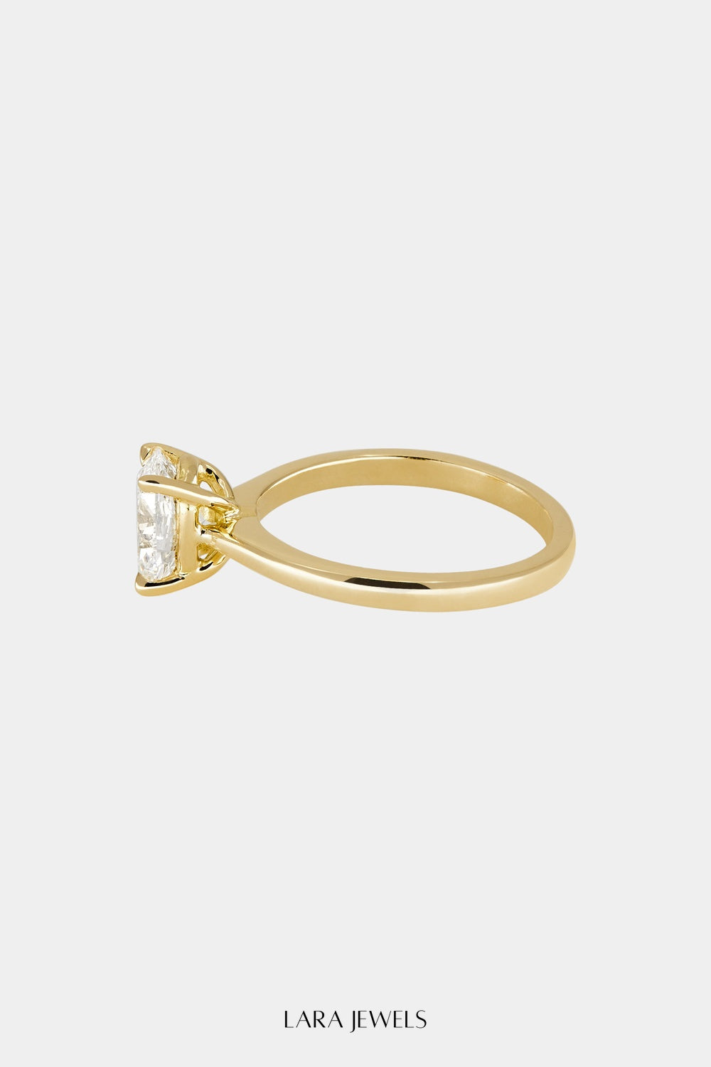 Oval Diamond Ring 18K Gold - Detail