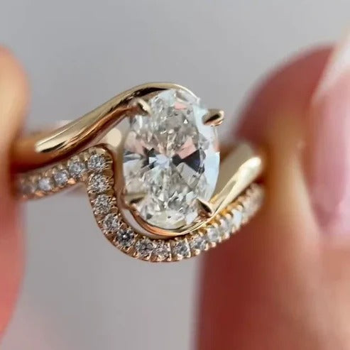 Oval Lab Grown Diamond Engagement Ring
