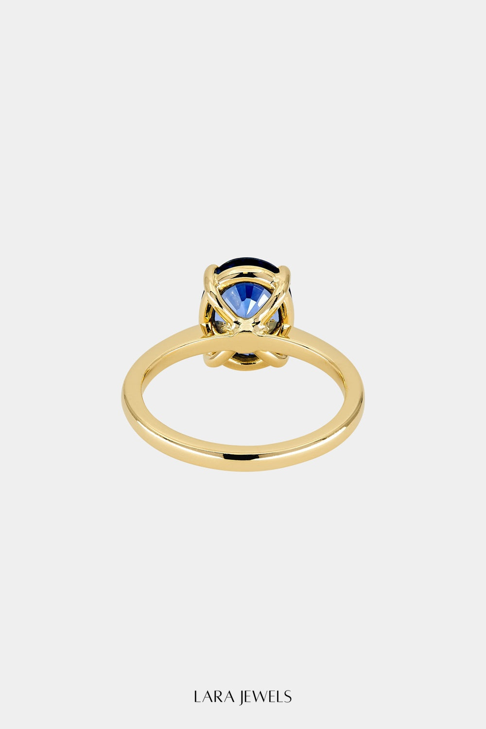 Oval Sapphire Ring 18K Gold - Detail