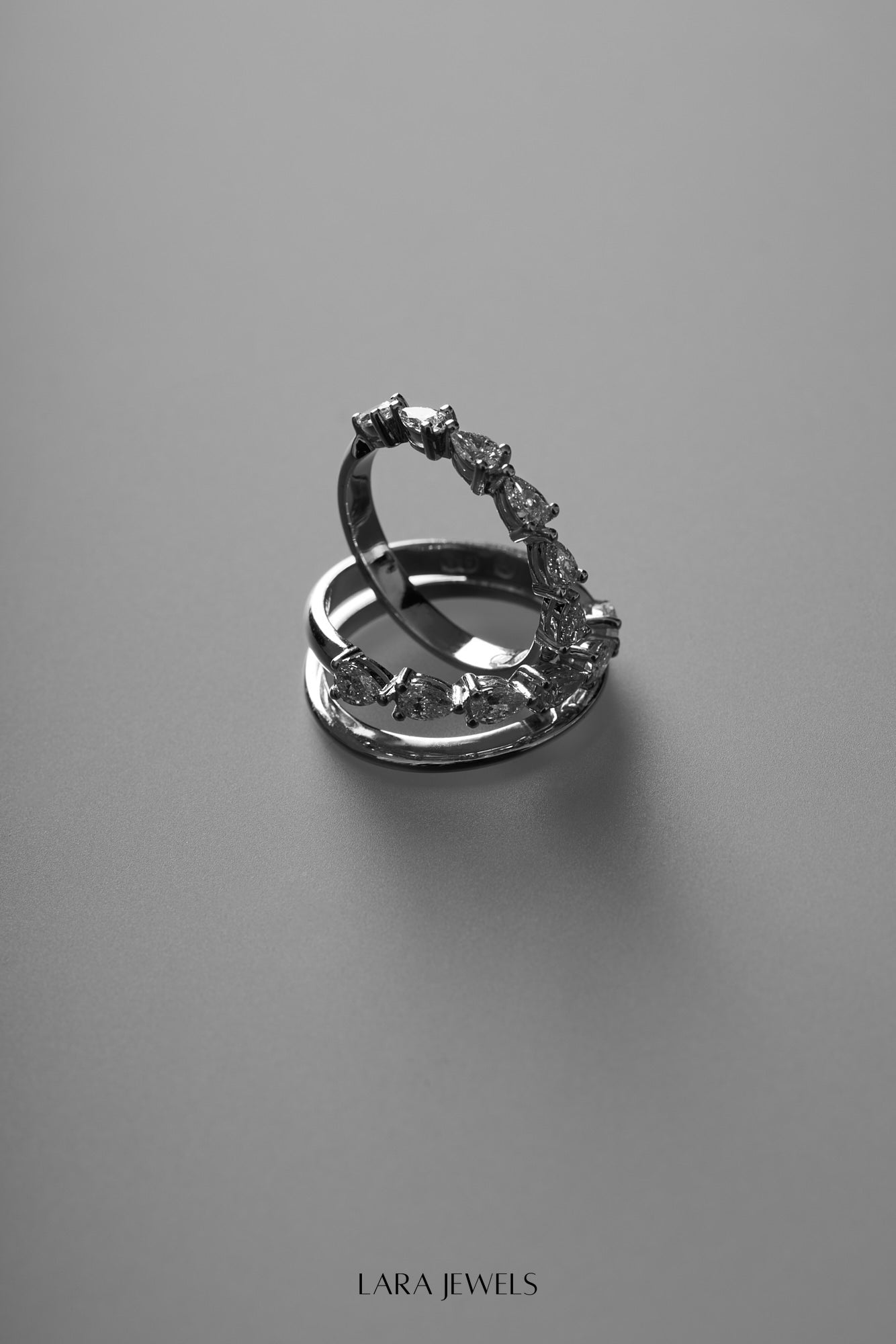 Pear Diamond Ring 18K White Gold - Lifestyle