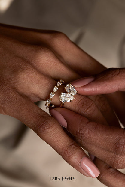 Pear Diamond Ring 18K Yellow Gold - Side view