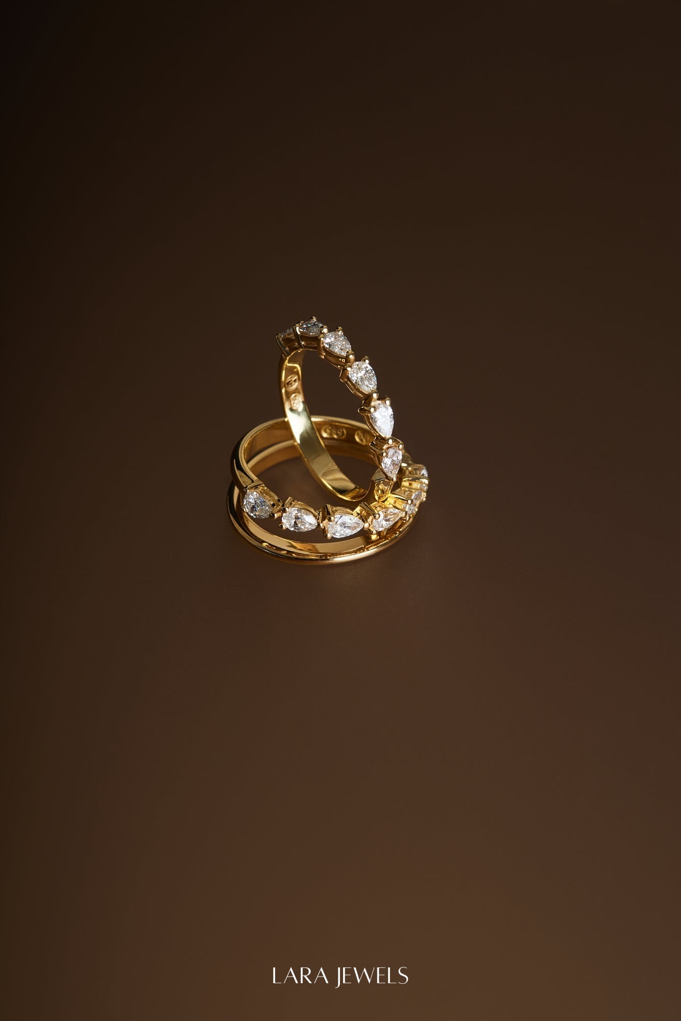 Pear Diamond Ring 18K Yellow Gold - Detail