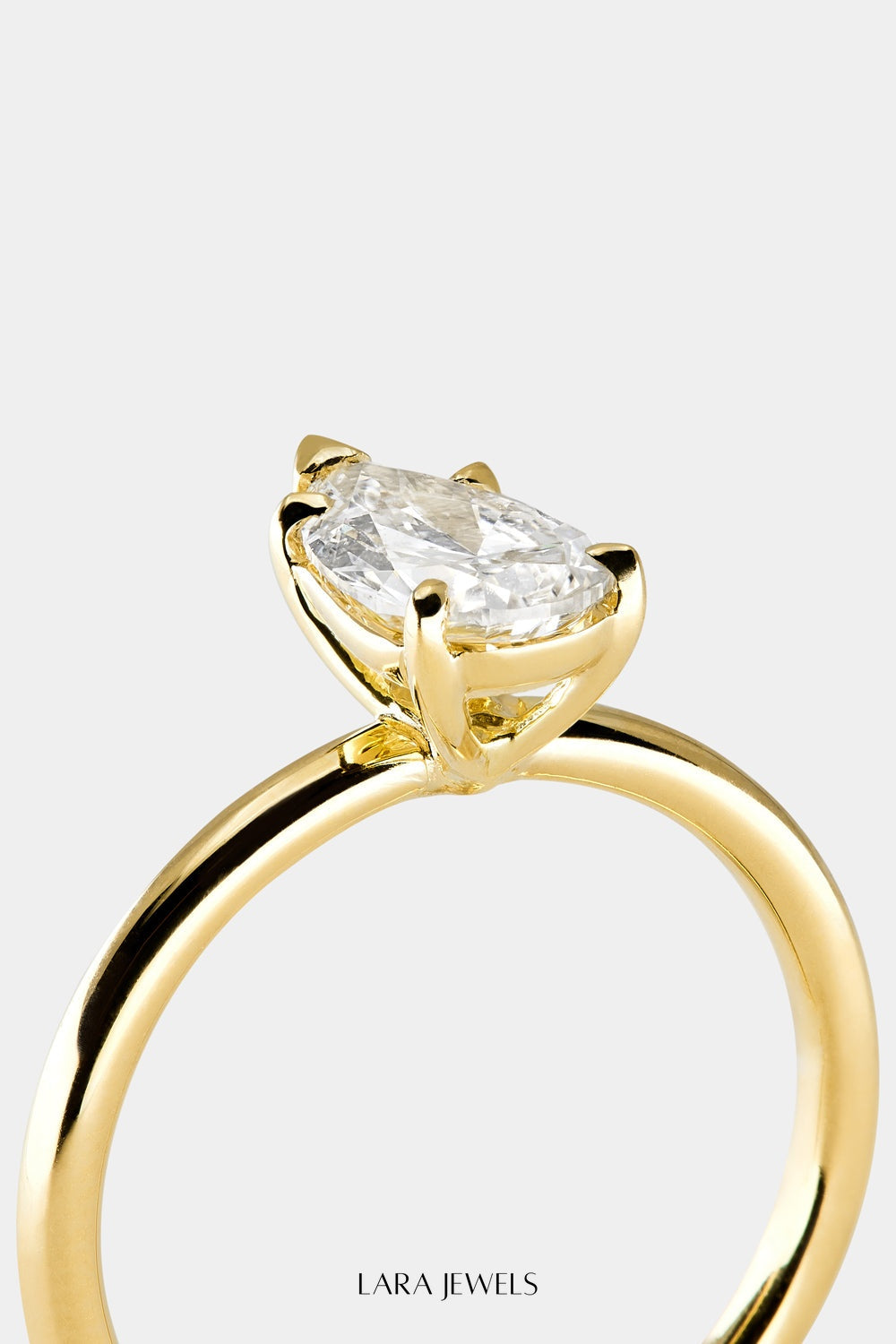 Pear Diamond Ring 18K Gold - Back view