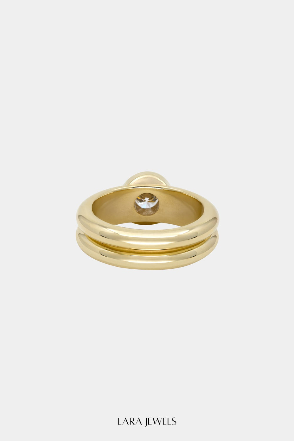 Roma Round Diamond Ring 18K Yellow Gold - Detail view