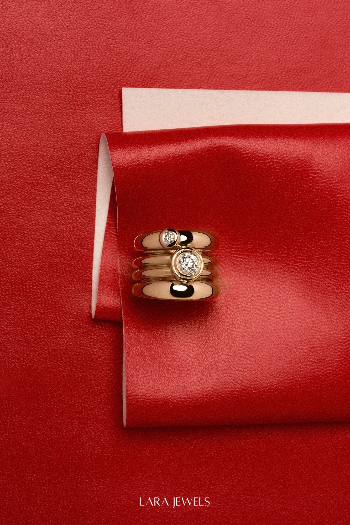 Roma Round Diamond Ring 18K Yellow Gold - On model