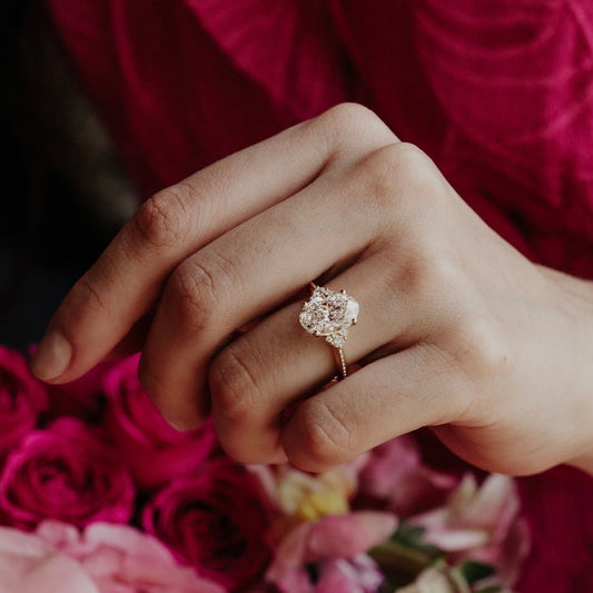 The Mirador Oval Ring