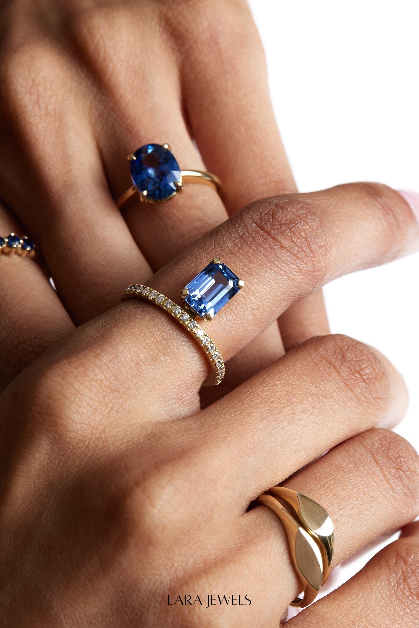 Sapphire Harley Ring 18K Gold - Side view
