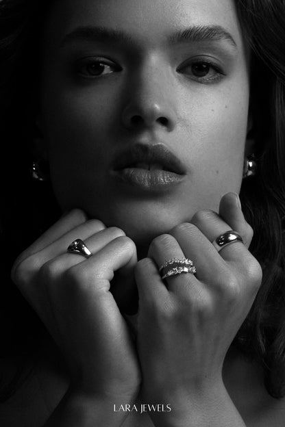Scattered Diamond Ring 18K White Gold - Side view