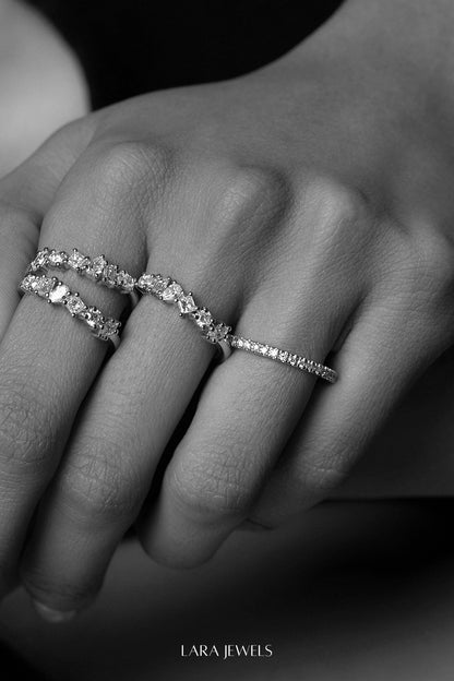 Scattered Diamond Ring 18K White Gold - Detail view