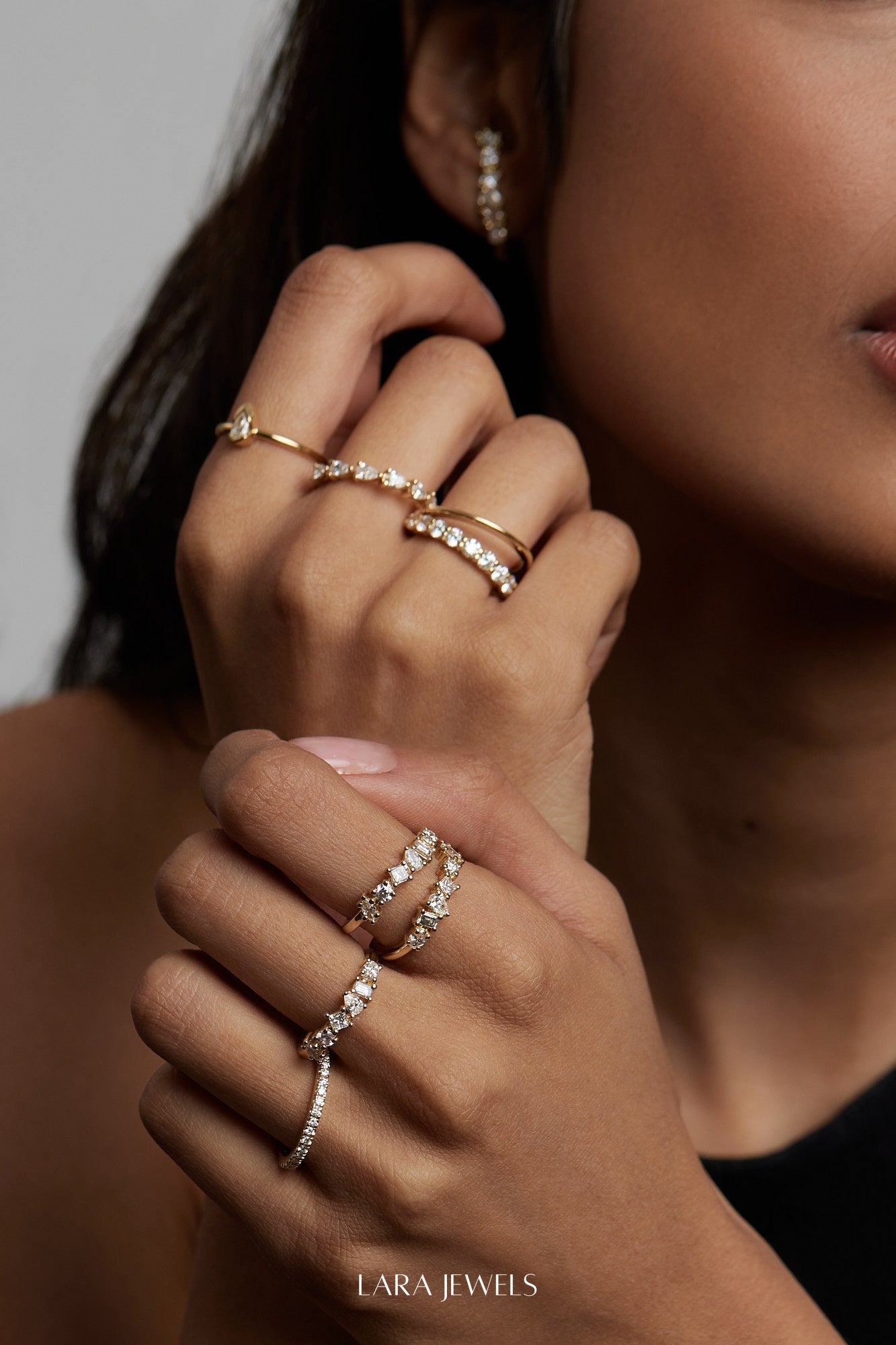 Scattered Diamond Ring 18K Yellow Gold - Lifestyle