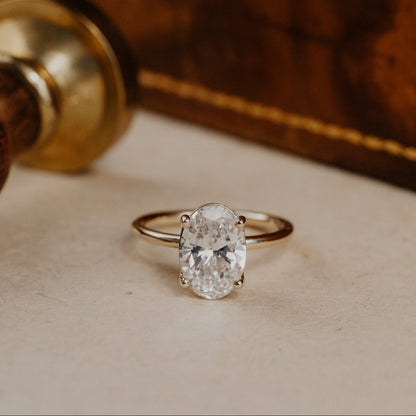 The Maeve Oval Solitaire