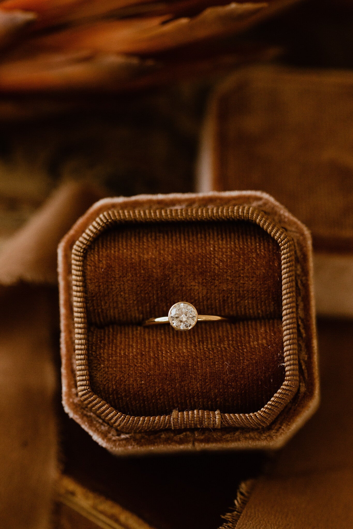 The Mini Bailey Round Natural Solitaire