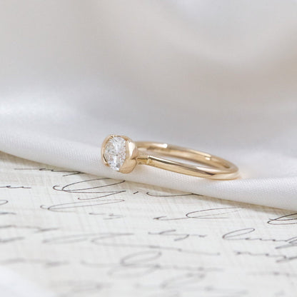The Austen Oval Solitaire