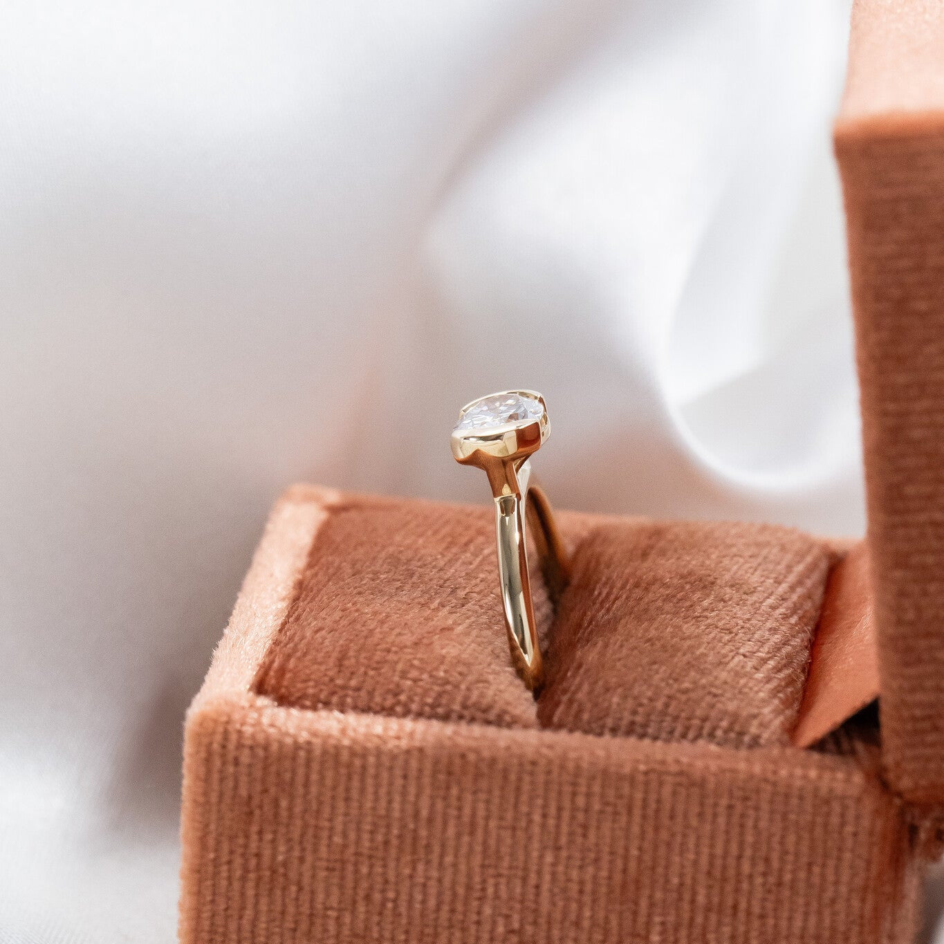 The Austen Oval Solitaire