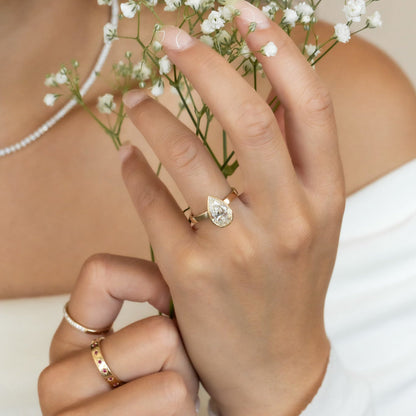 The Elena Pear Solitaire
