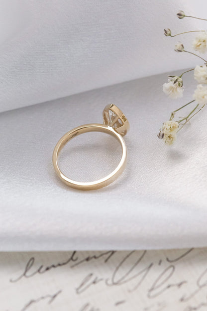 The Elena Marquise Solitaire