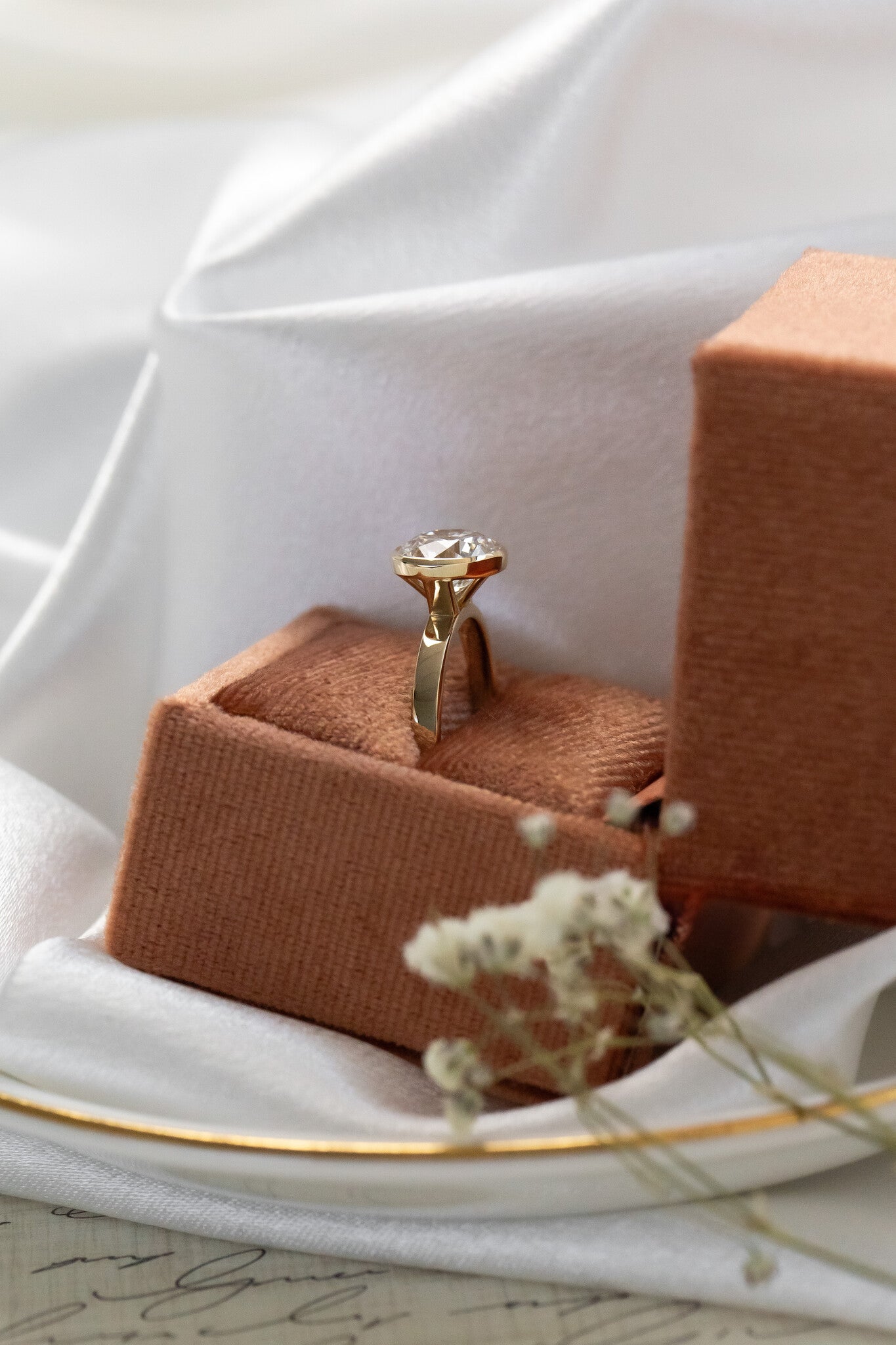 The Elena Round Solitaire