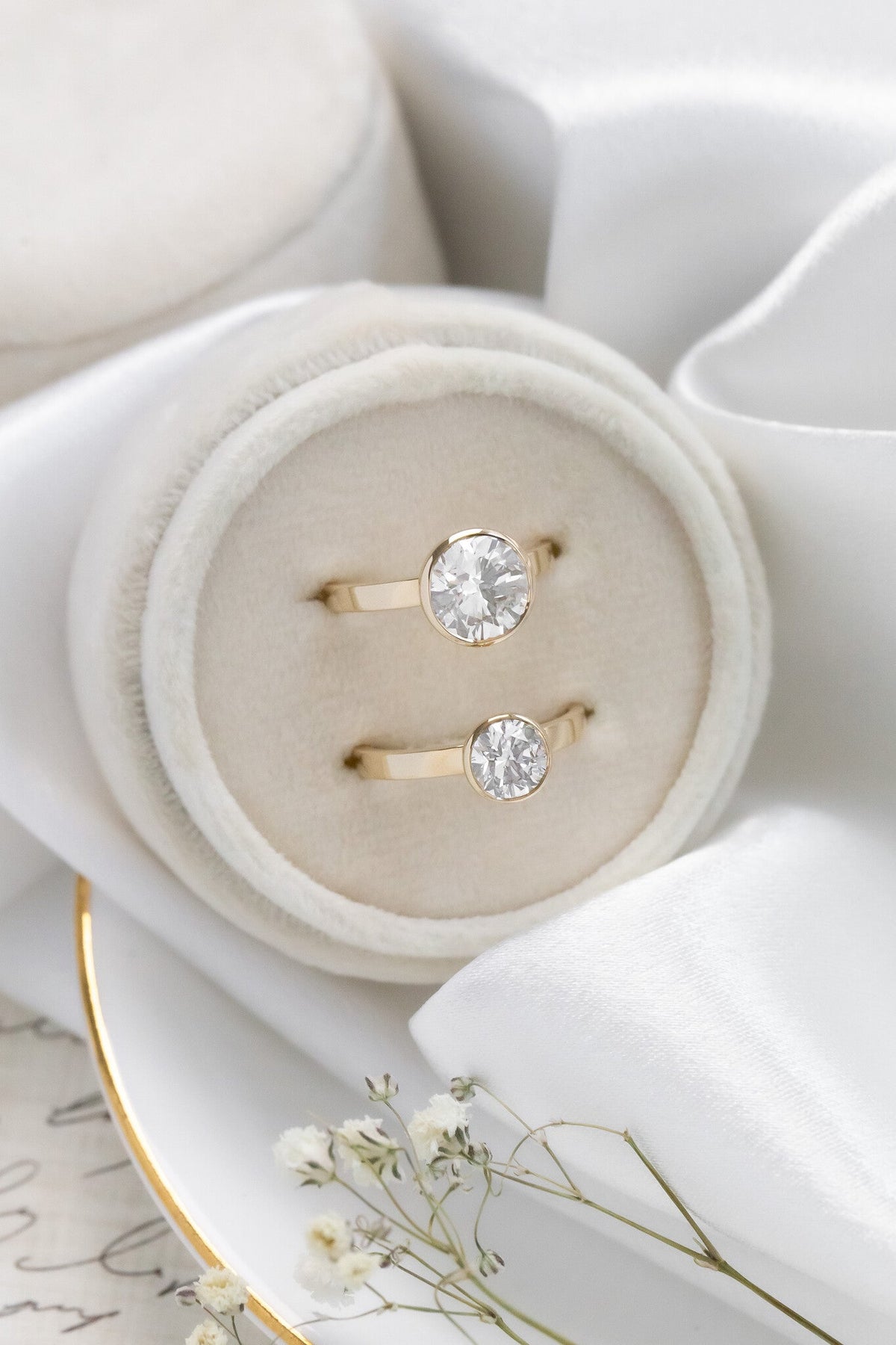 The Elena Round Solitaire