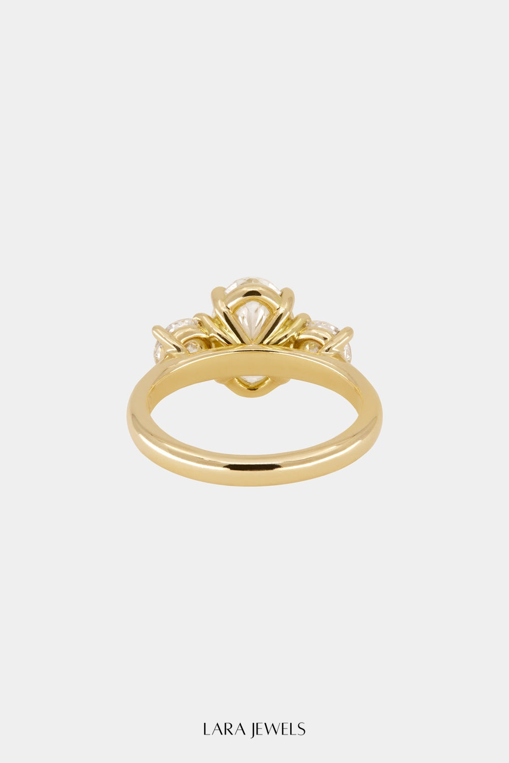 Trilogy Diamond Ring 18K Gold - Back view