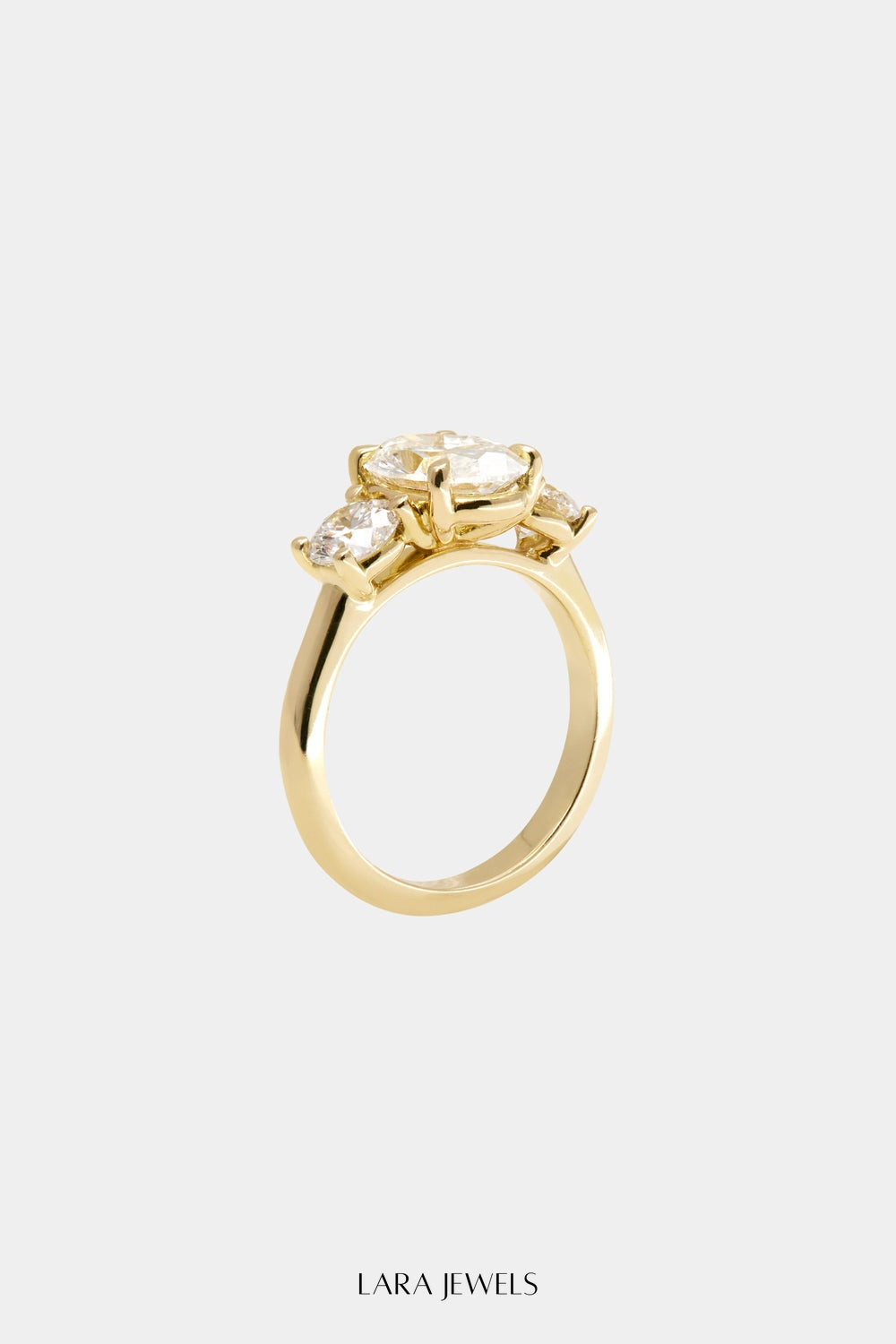 Trilogy Diamond Ring 18K Gold - Detail view