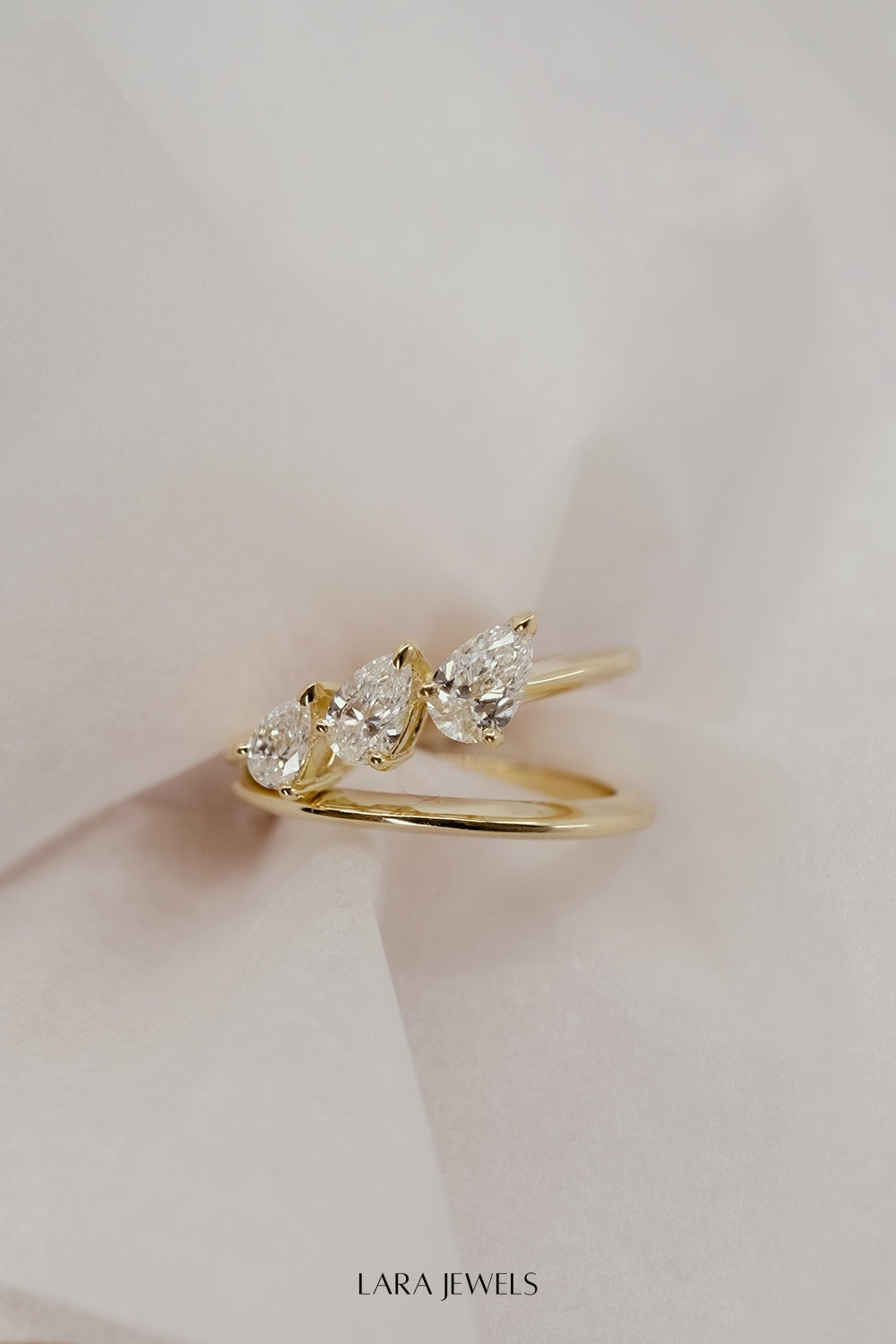 Triple Pear Diamond Ring 18K Yellow Gold - Detail view
