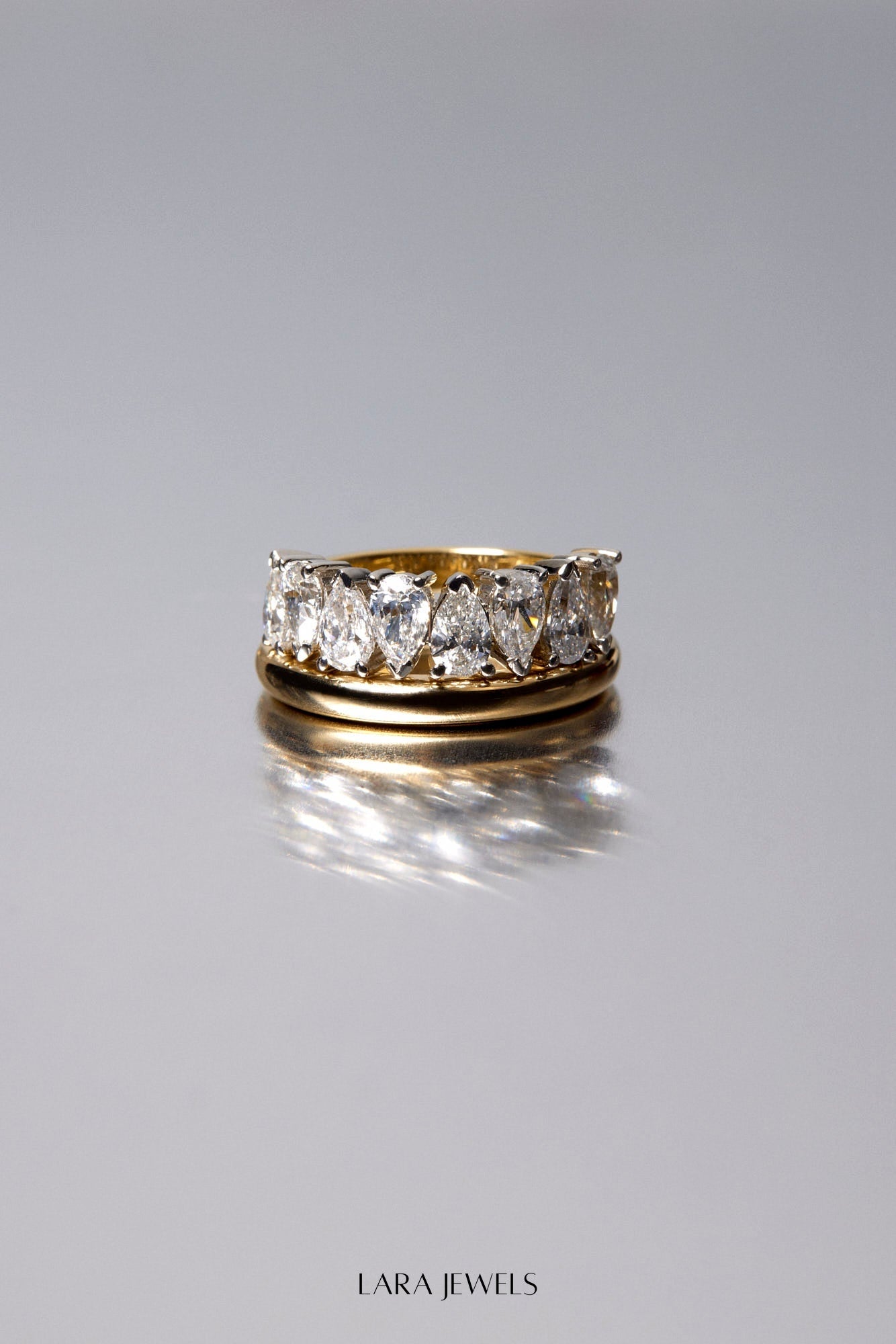 Verona Diamond Band 18K Yellow Gold - On model