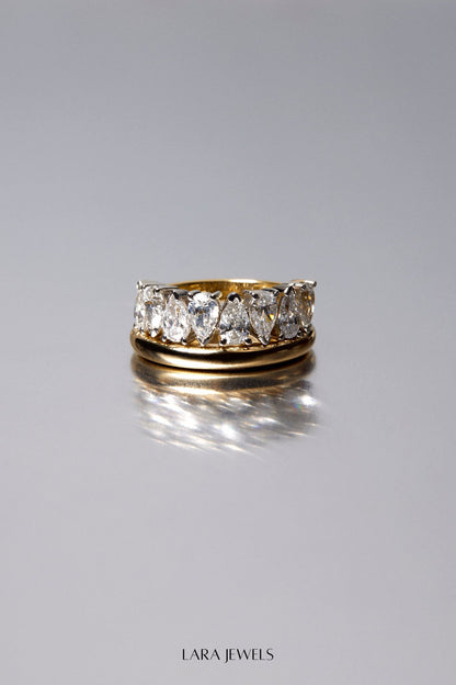 Verona Diamond Band 18K Yellow Gold - On model