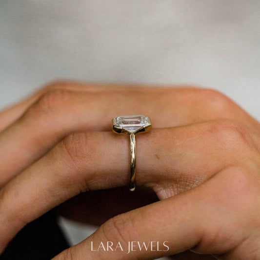 1.0-3.0 CT Emerald Shaped Lab Grown Diamond Bezel Solitaire Engagement Ring