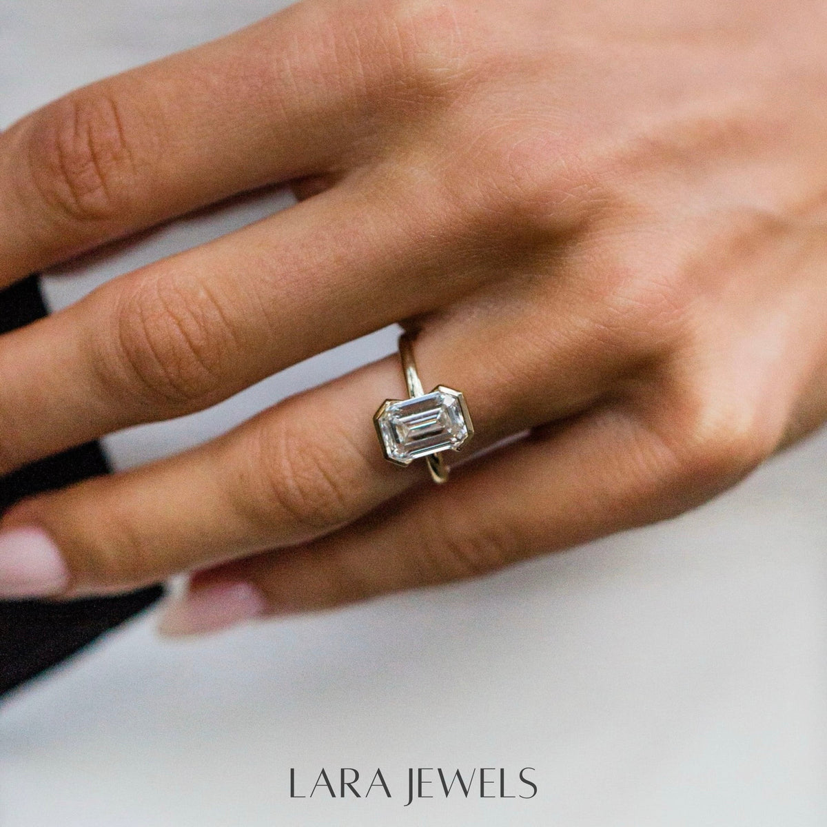 1.0-3.0 CT Emerald Shaped Lab Grown Diamond Bezel Solitaire Engagement Ring