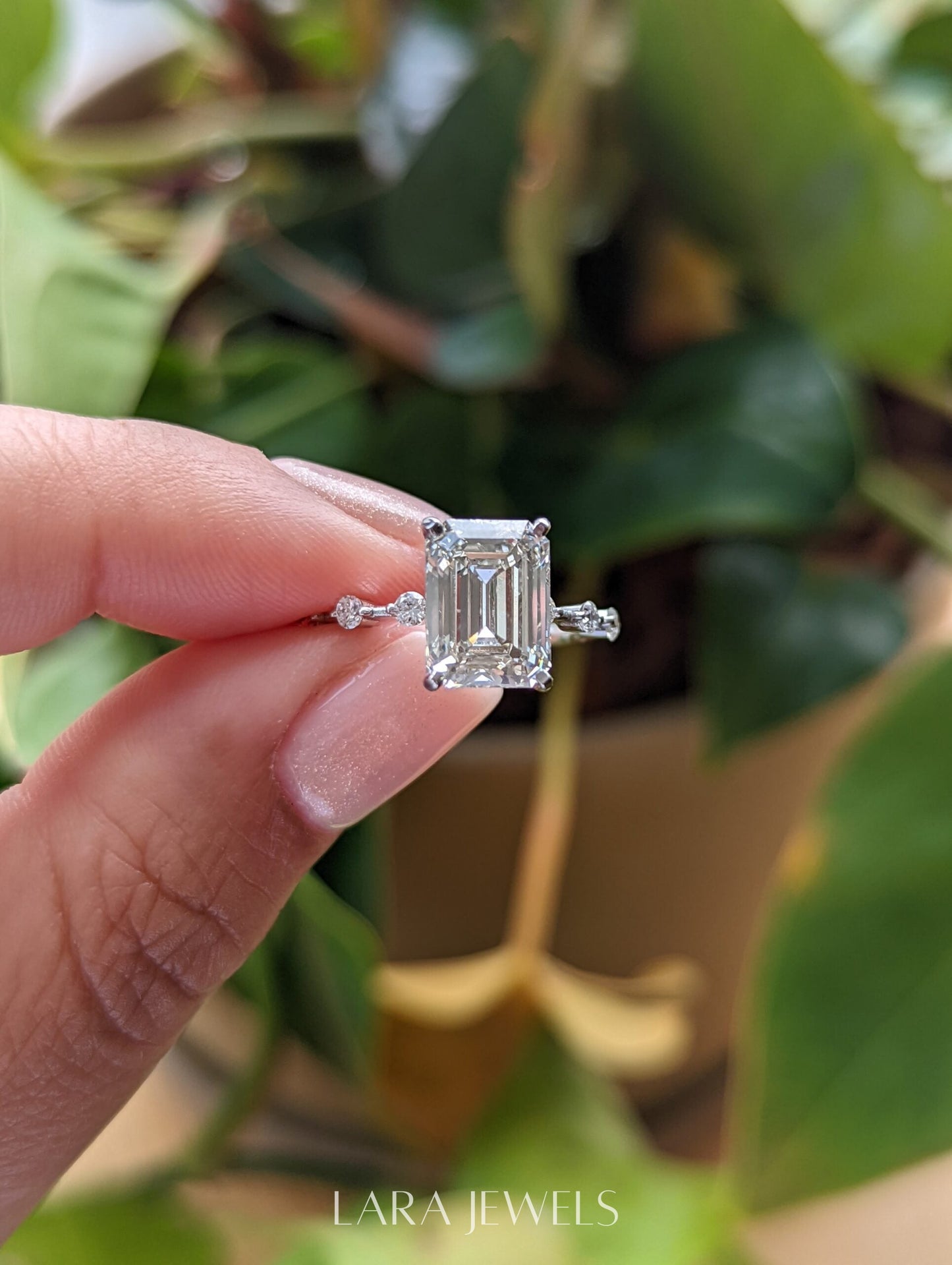 1.50-3.20 CT Emerald Lab Grown Diamond Dainty Engagement Ring