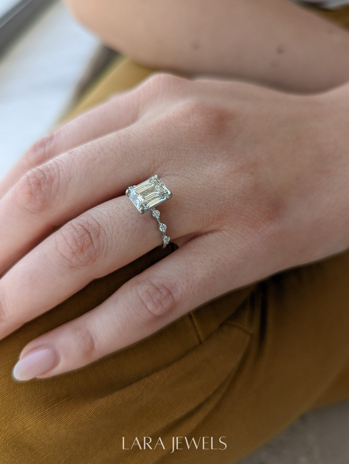1.50-3.20 CT Emerald Lab Grown Diamond Dainty Engagement Ring